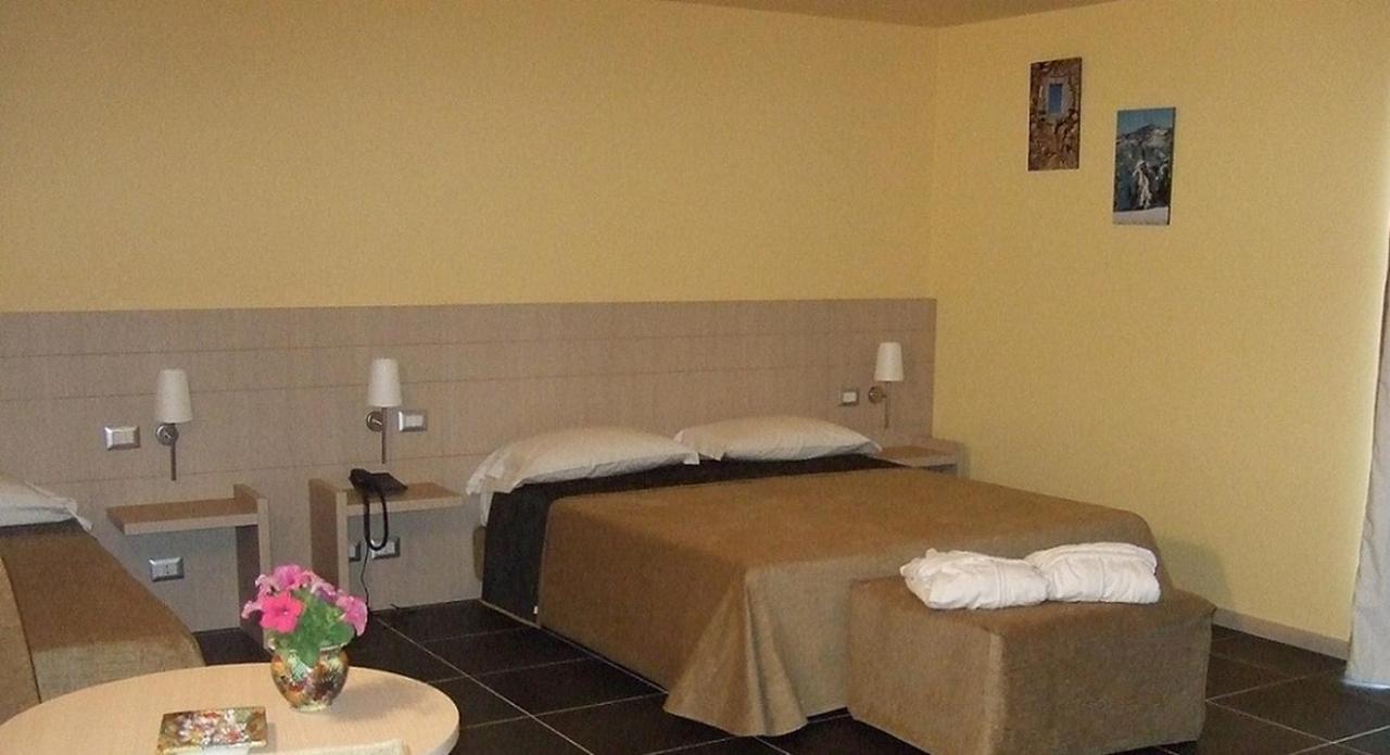 Tus'Hotel Castel di Tusa Bagian luar foto